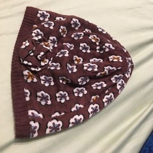 Vera Bradley beanie, lightweight and soft!